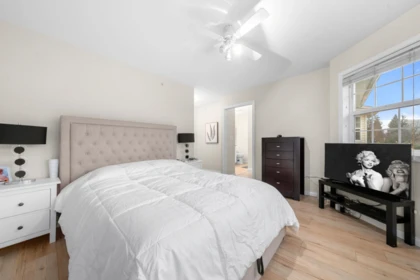 Hot Tub / Spa Photo of 1263 W 16th Street, North Vancouver, BC