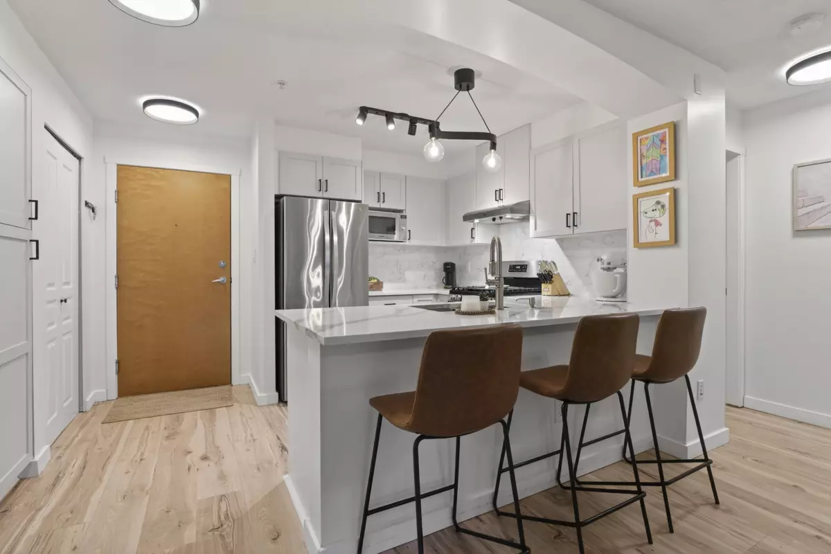 Dining Area Photo of 312 2959 Silver Springs Boulevard, Coquitlam, BC