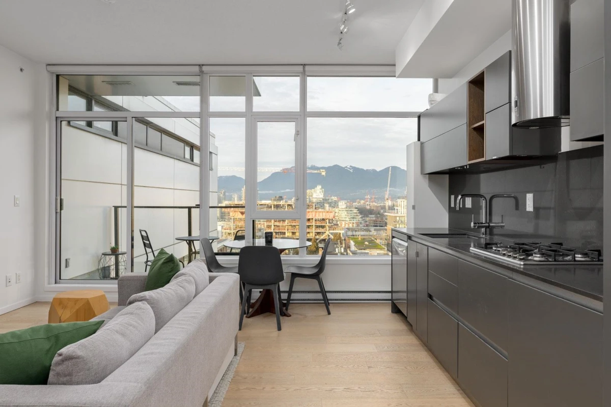 Living Room Photo of 601 133 E 8th Avenue, Vancouver, BC