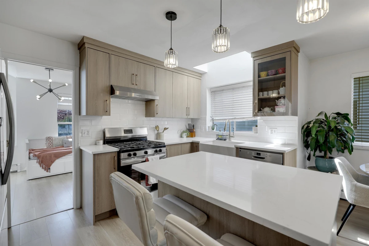 Dining Area Photo of 1931 Jacana Avenue, Port Coquitlam, BC