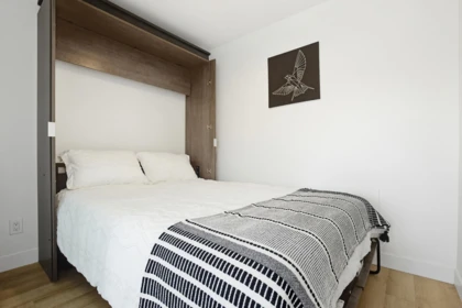 Bedroom 3 Photo of 407 2493 Montrose Avenue, Abbotsford, BC