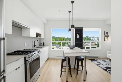 Kitchen Island Photo of 407 2493 Montrose Avenue, Abbotsford, BC