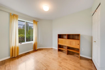 Basement Recreation Room Photo of 18980 64 Avenue, Surrey, BC
