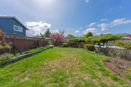 Front Yard Photo of 18980 64 Avenue, Surrey, BC
