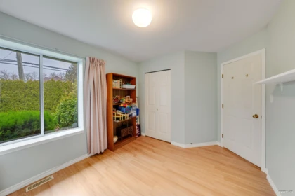 Office / Den Photo of 18980 64 Avenue, Surrey, BC