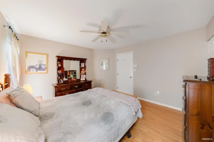 Powder Room Photo of 18980 64 Avenue, Surrey, BC