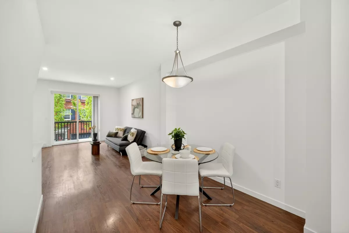 Dining Area Photo of 4 7348 192a Street, Surrey, BC