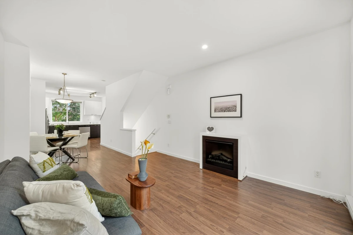 Family Room Photo of 4 7348 192a Street, Surrey, BC