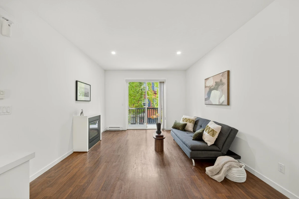 Living Room Photo of 4 7348 192a Street, Surrey, BC