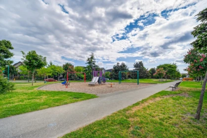 Front Yard Photo of 4 7348 192a Street, Surrey, BC