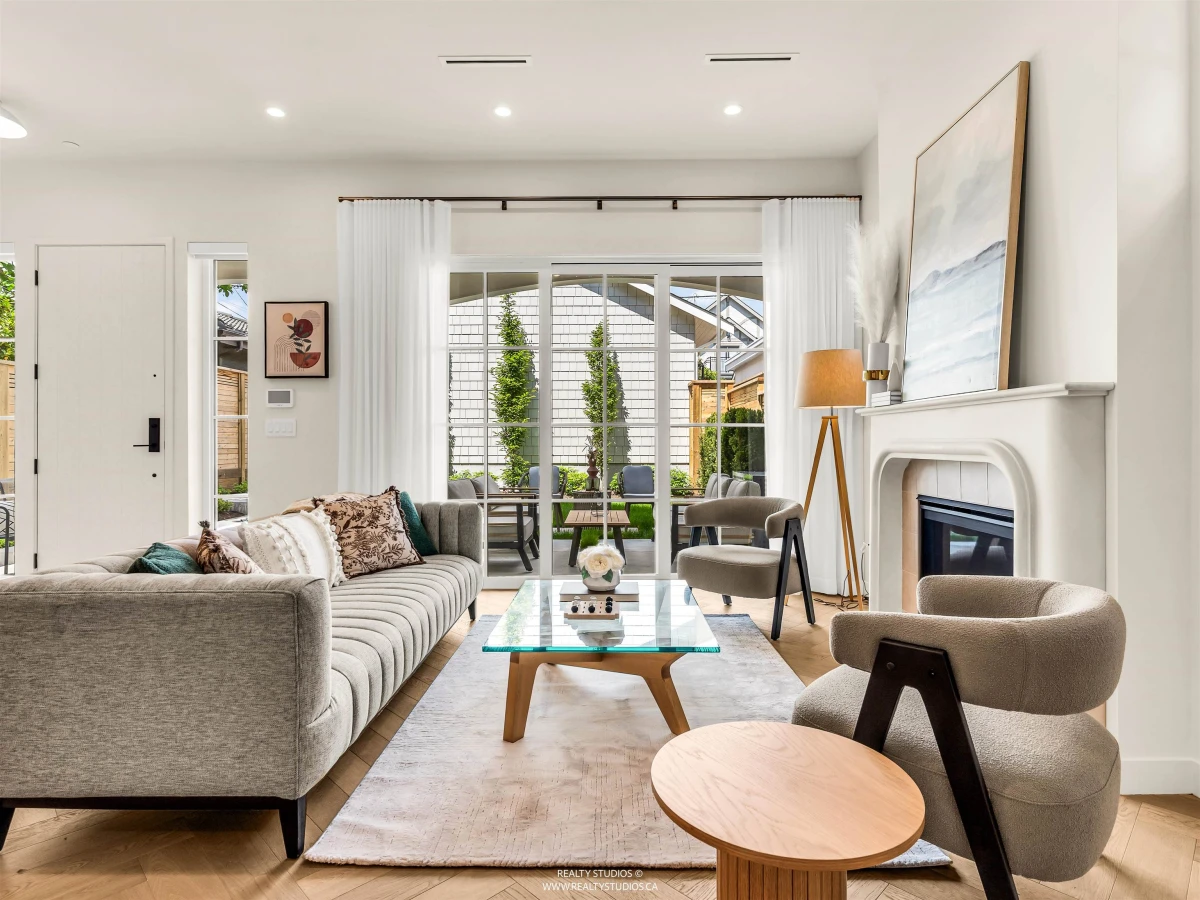 Family Room Photo of 2 2043 W 45th Avenue, Vancouver, BC