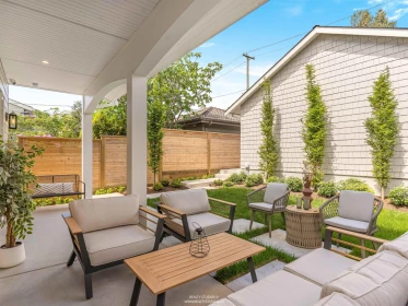 Hot Tub / Spa Photo of 2 2043 W 45th Avenue, Vancouver, BC