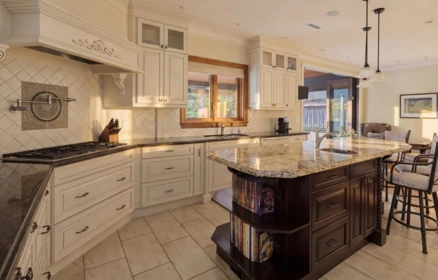 Guest Bathroom Photo of 12536 26a Avenue, Surrey, BC