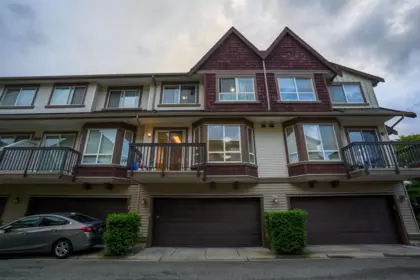 15 7155 189 Street, Surrey, BC, Surrey — Townhouse for sale