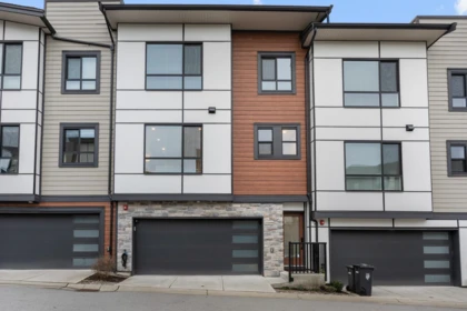 24 20150 81 Avenue, Langley, BC, Langley — Townhouse for sale