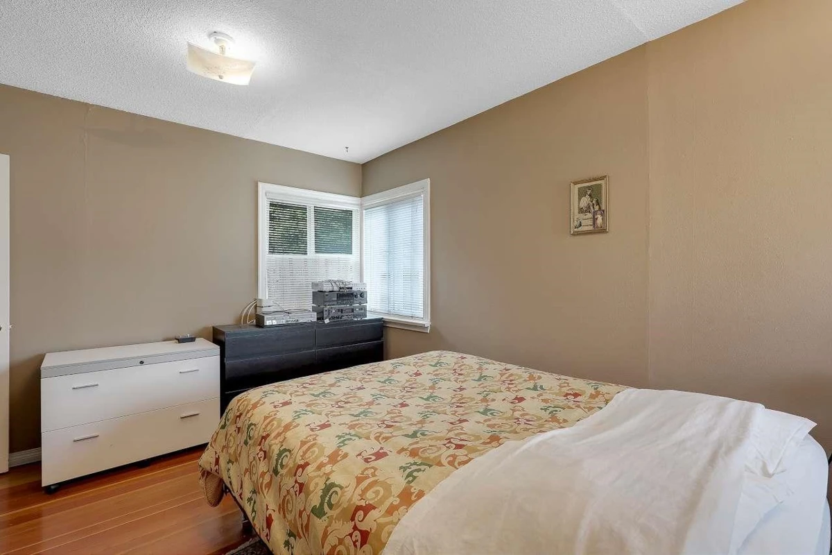 Family Room Photo of 2374 Hillside Drive, Abbotsford, BC