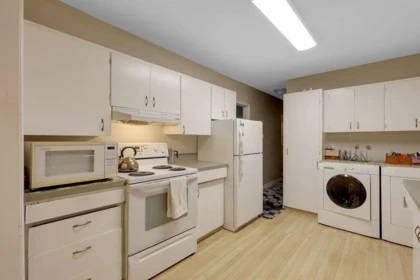 Walk-In Closet Photo of 2374 Hillside Drive, Abbotsford, BC