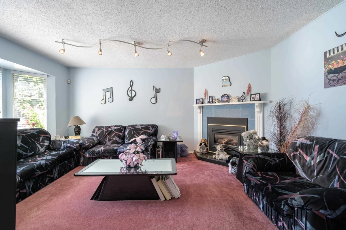 Dining Area Photo of 13747 63a Avenue, Surrey, BC