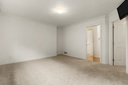 Hallway Photo of 86 46000 Thomas Road, Chilliwack, BC