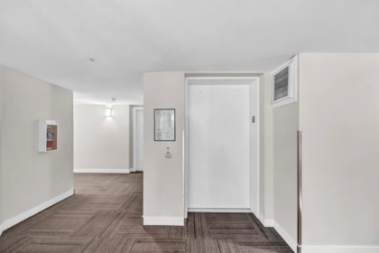 Entry Foyer Photo of 430 9979 140 Street, Surrey, BC