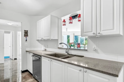 Guest Bathroom Photo of 430 9979 140 Street, Surrey, BC