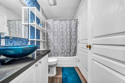 Kitchen Photo of 430 9979 140 Street, Surrey, BC
