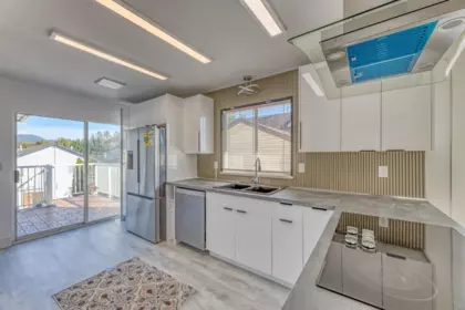 Kitchen Island Photo of 22419 125 Avenue, Maple Ridge, BC