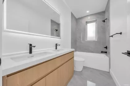 Breakfast Nook Photo of 1 2893 Eton Street, Vancouver, BC