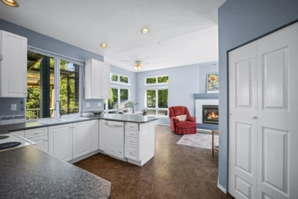 Breakfast Nook Photo of 18361 66 Avenue, Surrey, BC