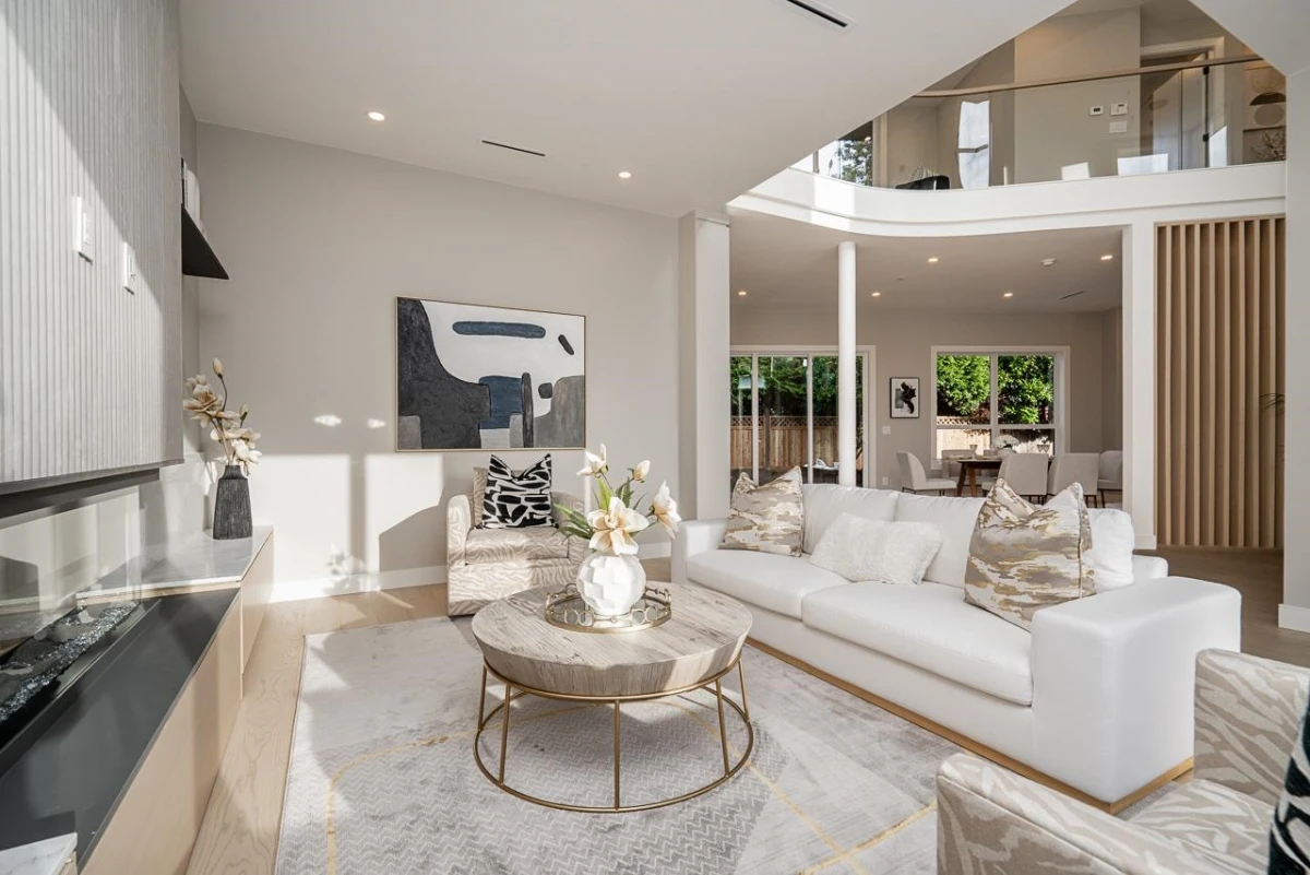 Living Room Photo of 15043 19a Avenue, Surrey, BC
