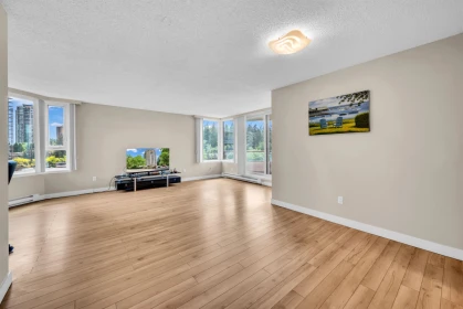 802 5790 Patterson Avenue, Burnaby, BC, Burnaby — Apartment/Condo for sale