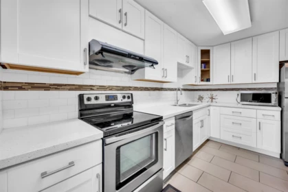 Guest Bathroom Photo of 802 5790 Patterson Avenue, Burnaby, BC