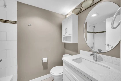 Hallway Photo of 802 5790 Patterson Avenue, Burnaby, BC
