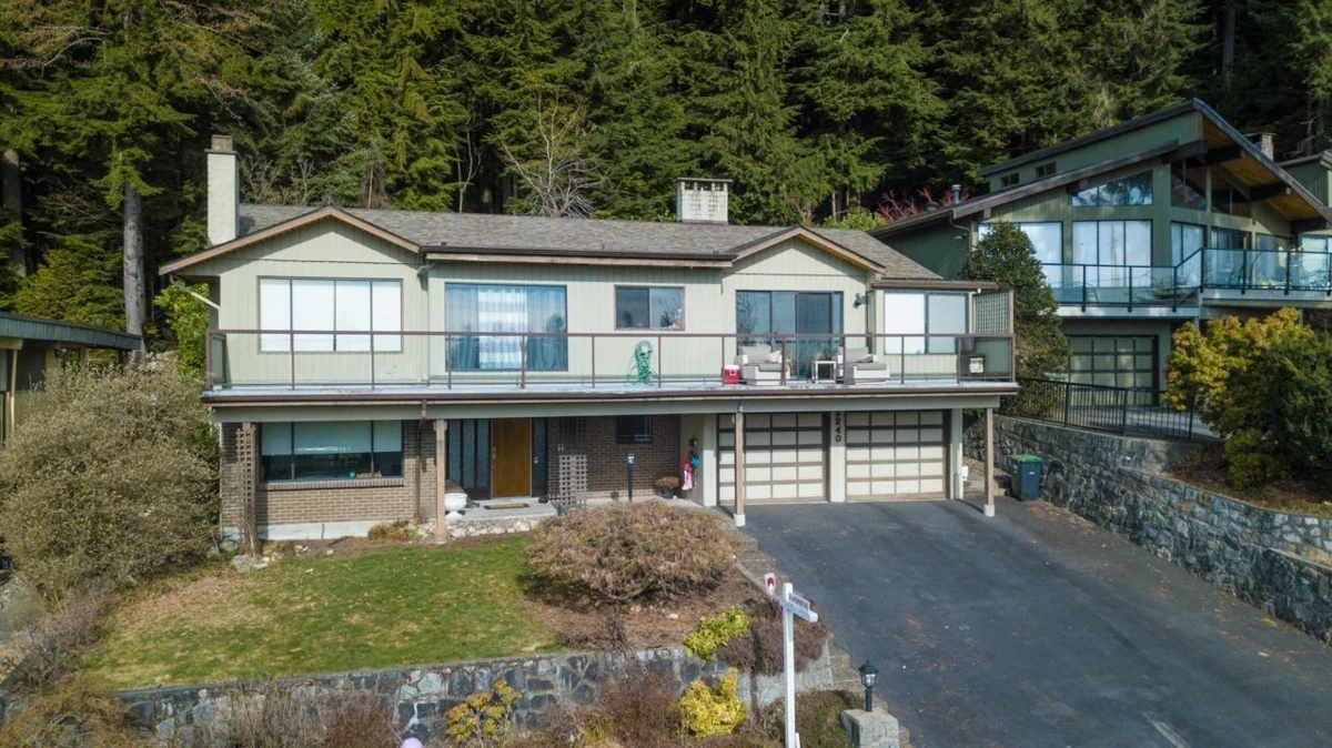 Family Room Photo of 5240 Malaspina Place, North Vancouver, BC