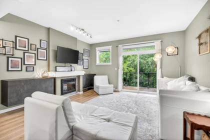 Kitchen Photo of 70 13819 232 Street, Maple Ridge, BC