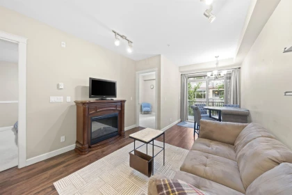 Kitchen Island Photo of 306 8328 207a Street, Langley, BC