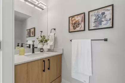 Hot Tub / Spa Photo of 2743 Mcgill Street, Vancouver, BC