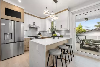 Kitchen Island Photo of 2743 Mcgill Street, Vancouver, BC