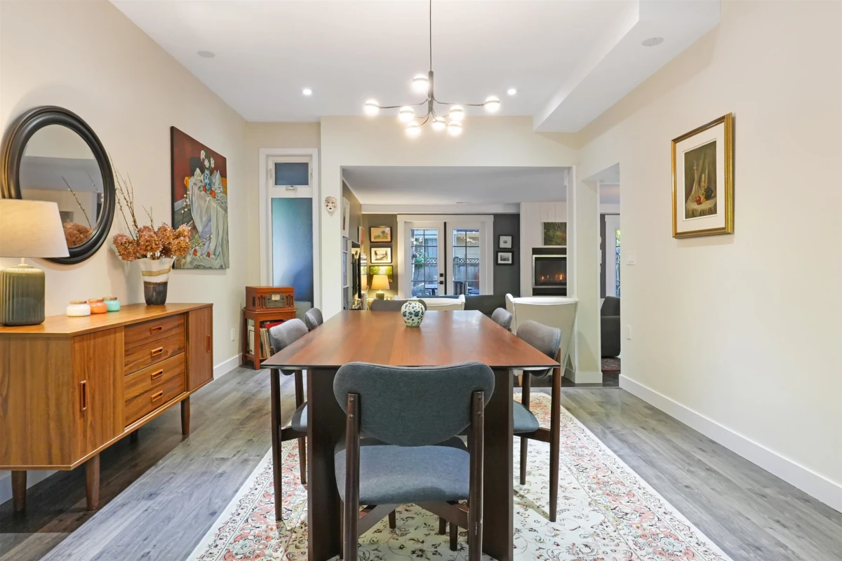 Living Room Photo of 4990 Capilano Road, North Vancouver, BC