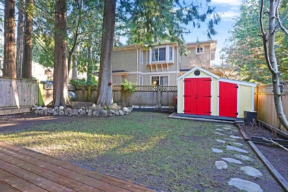 Breakfast Nook Photo of 4990 Capilano Road, North Vancouver, BC