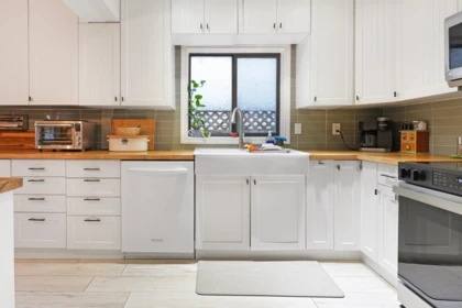 Kitchen Photo of 4990 Capilano Road, North Vancouver, BC