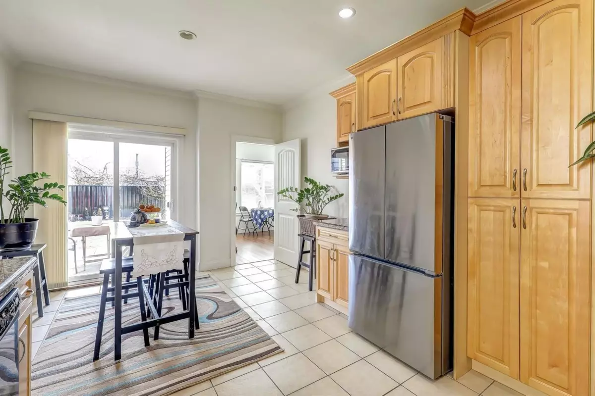 Dining Area Photo of 7448 17th Avenue, Burnaby, BC