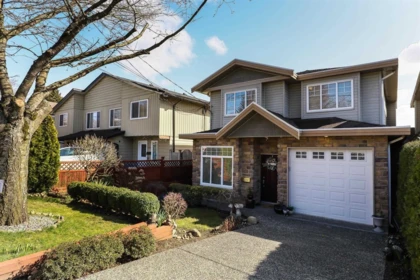 7448 17th Avenue, Burnaby, BC, Burnaby — Half Duplex for sale