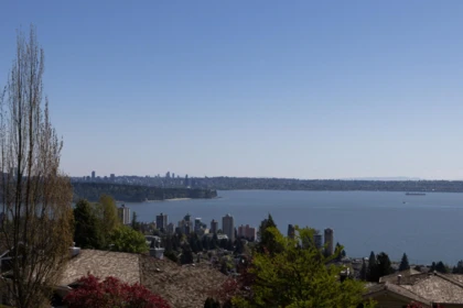 Garden / Landscaping Photo of 2353 Orchard Lane, West Vancouver, BC