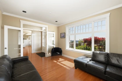 Powder Room Photo of 2353 Orchard Lane, West Vancouver, BC