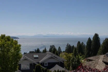 Swimming Pool Photo of 2353 Orchard Lane, West Vancouver, BC