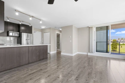 Kitchen Island Photo of 1009 4189 Halifax Street, Burnaby, BC