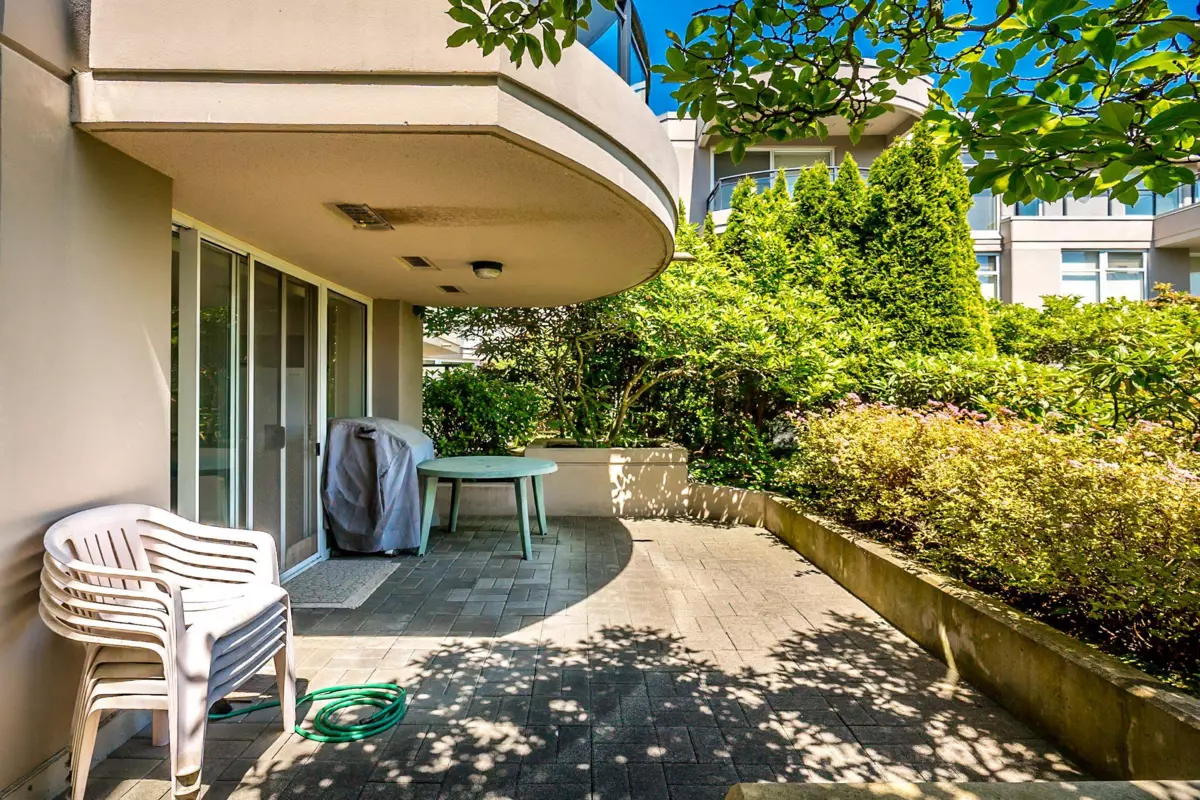Family Room Photo of 214 8480 Granville Avenue, Richmond, BC
