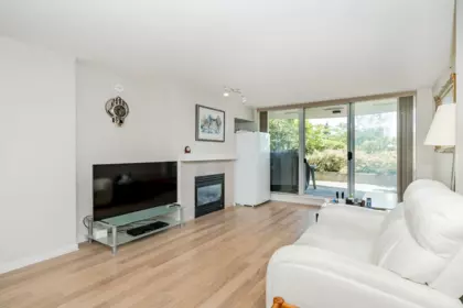 Breakfast Nook Photo of 214 8480 Granville Avenue, Richmond, BC