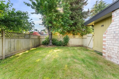 Garden / Landscaping Photo of 9566 Pickering Drive, Richmond, BC